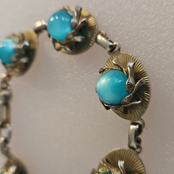 Teal, blue Moonglow Thermoset stones set gold tone link bracelet VINTAGE - Picture 3 of 7